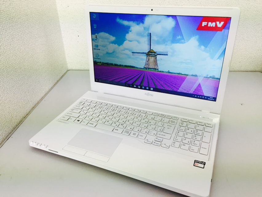 富士通 LIFEBOOK AH30/W CPU:AMD DualCore E1-7010 1.5GHz / メモリ