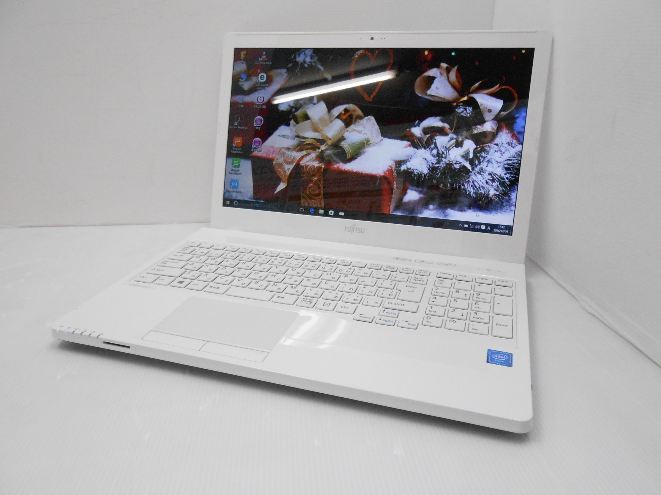 富士通 LIFEBOOK AH42/X CPU:Celeron 3205U 1.50GHz/メモリ:8GB/HDD