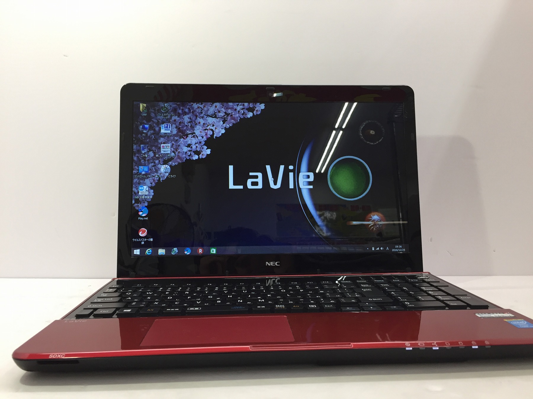 NEC LaVie LS350/R CPU:Core i3 4000M 2.40GHz / メモリ:8GB / HDD:1.0