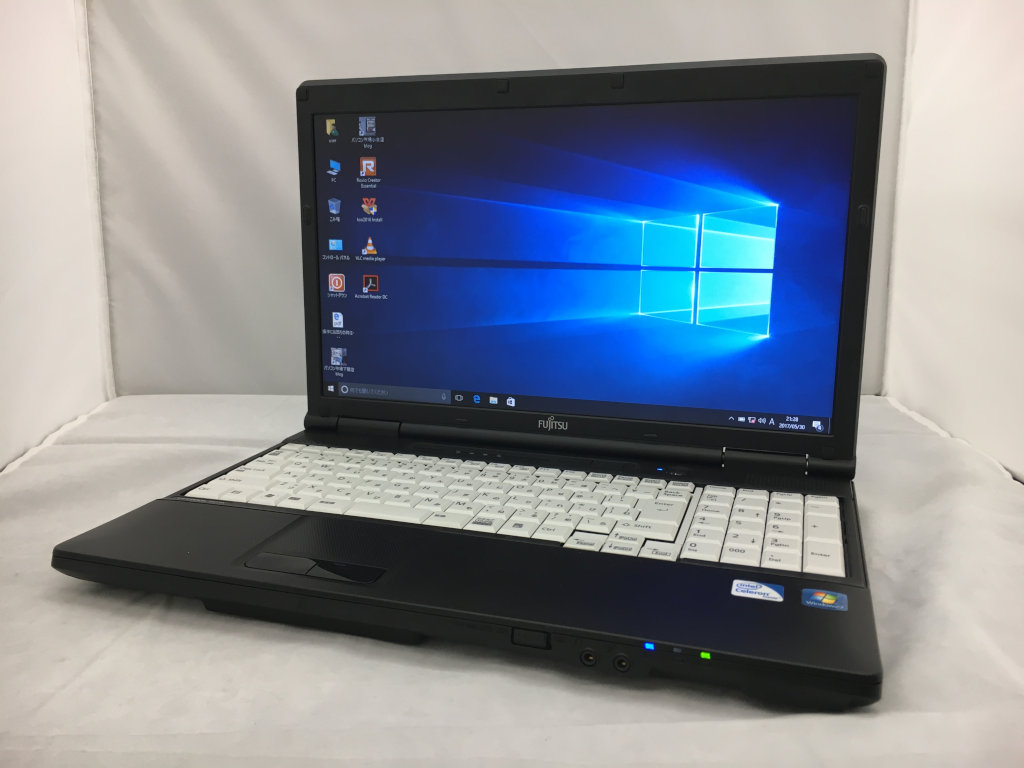 富士通 LIFEBOOK A561/DX Celeron B710 1.6GHz / メモリ：4GB / SSD