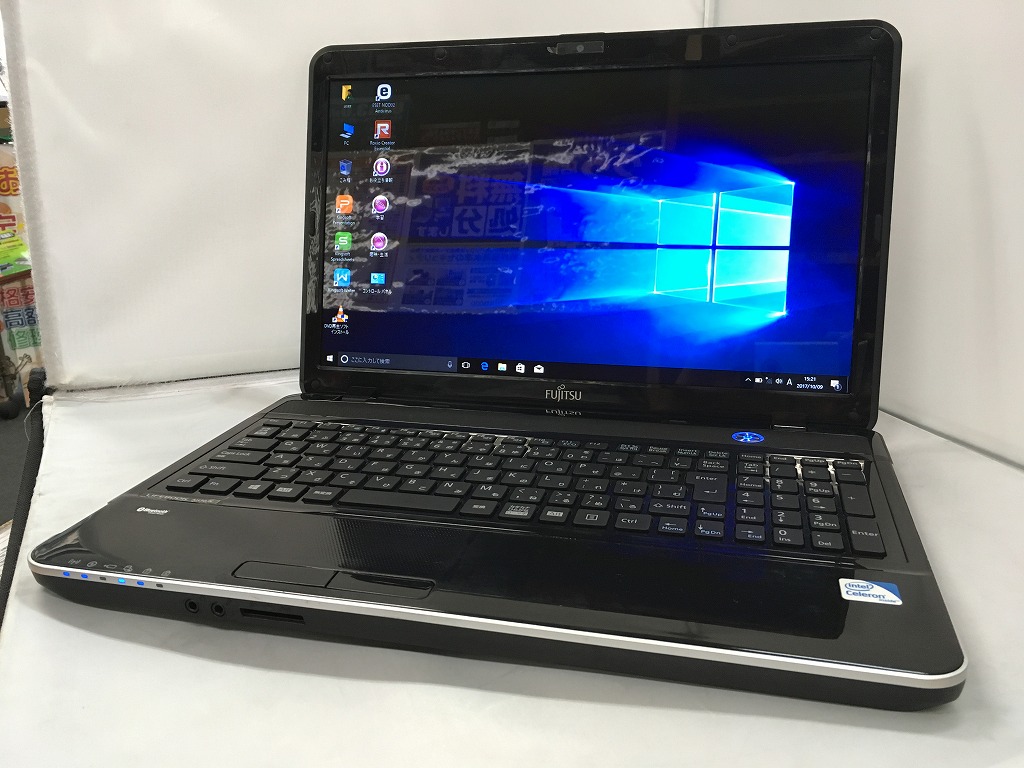 富士通　ノートパソコン　LIFEBOOK AH30/K