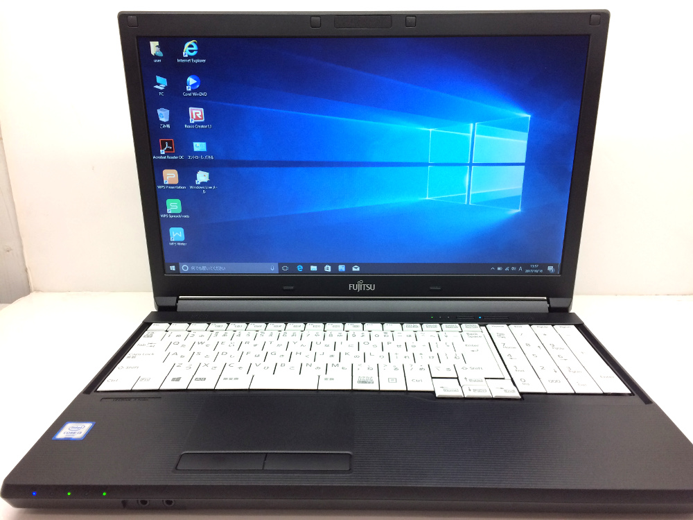 富士通 LIFEBOOK A576/PX CPU:Core i3 6100U 2.3GHz / メモリ:4GB / HDD:500GB