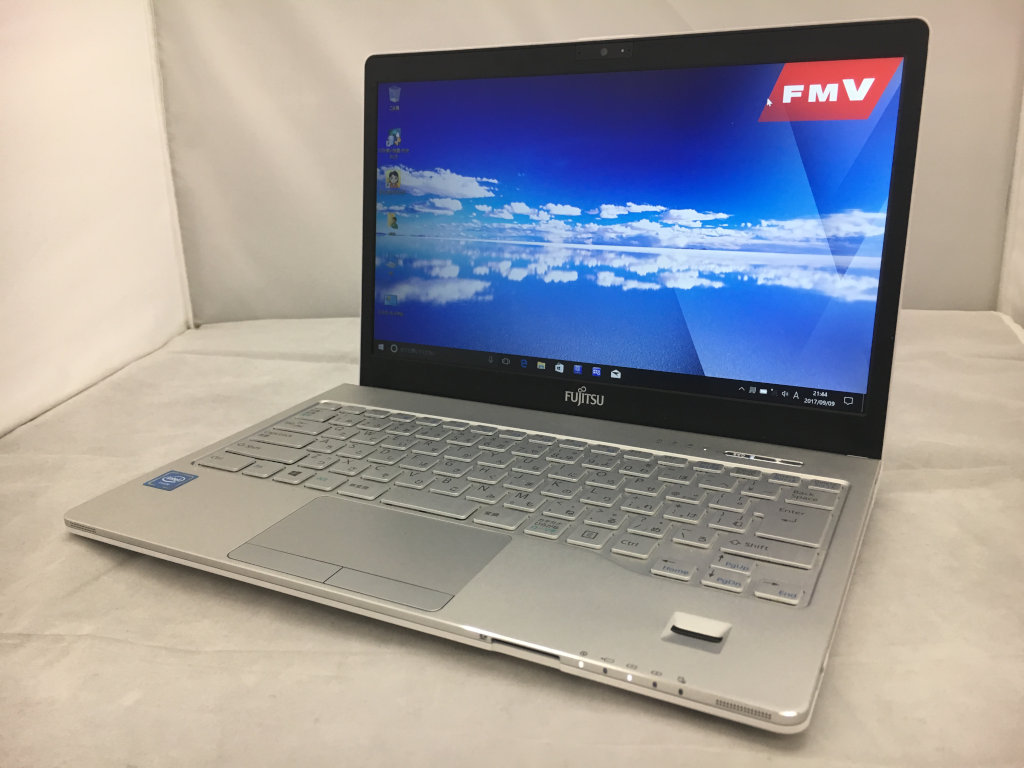 富士通 LIFEBOOK SH55/W Celeron 3955U 2GHz / メモリ：4GB / SSD