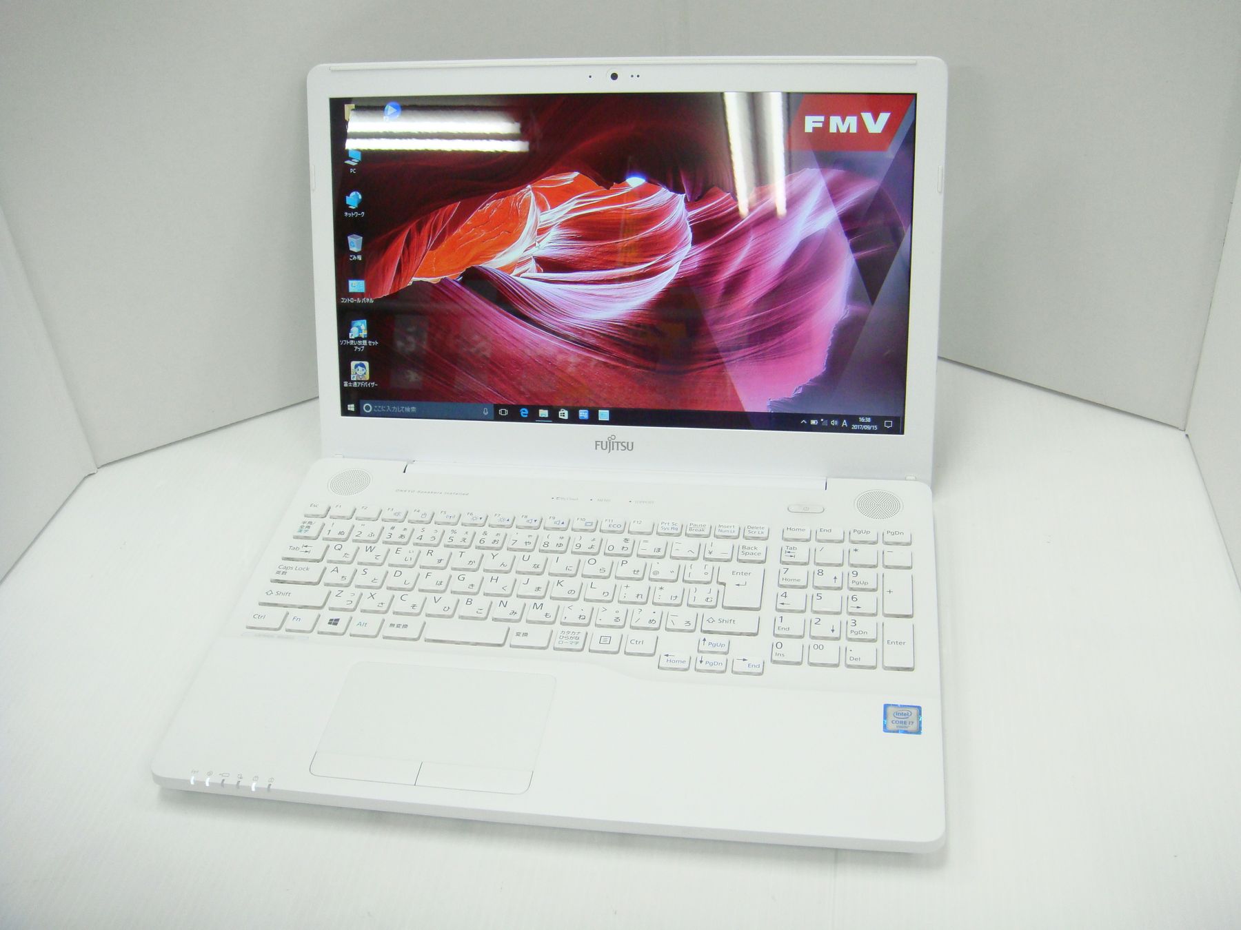 富士通 LIFEBOOK AH50/A3 CPU：Core i7-6700HQ 2.60GHz/メモリ：4GB