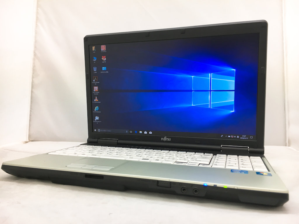 富士通　ノートパソコン　LIFEBOOK E741/D