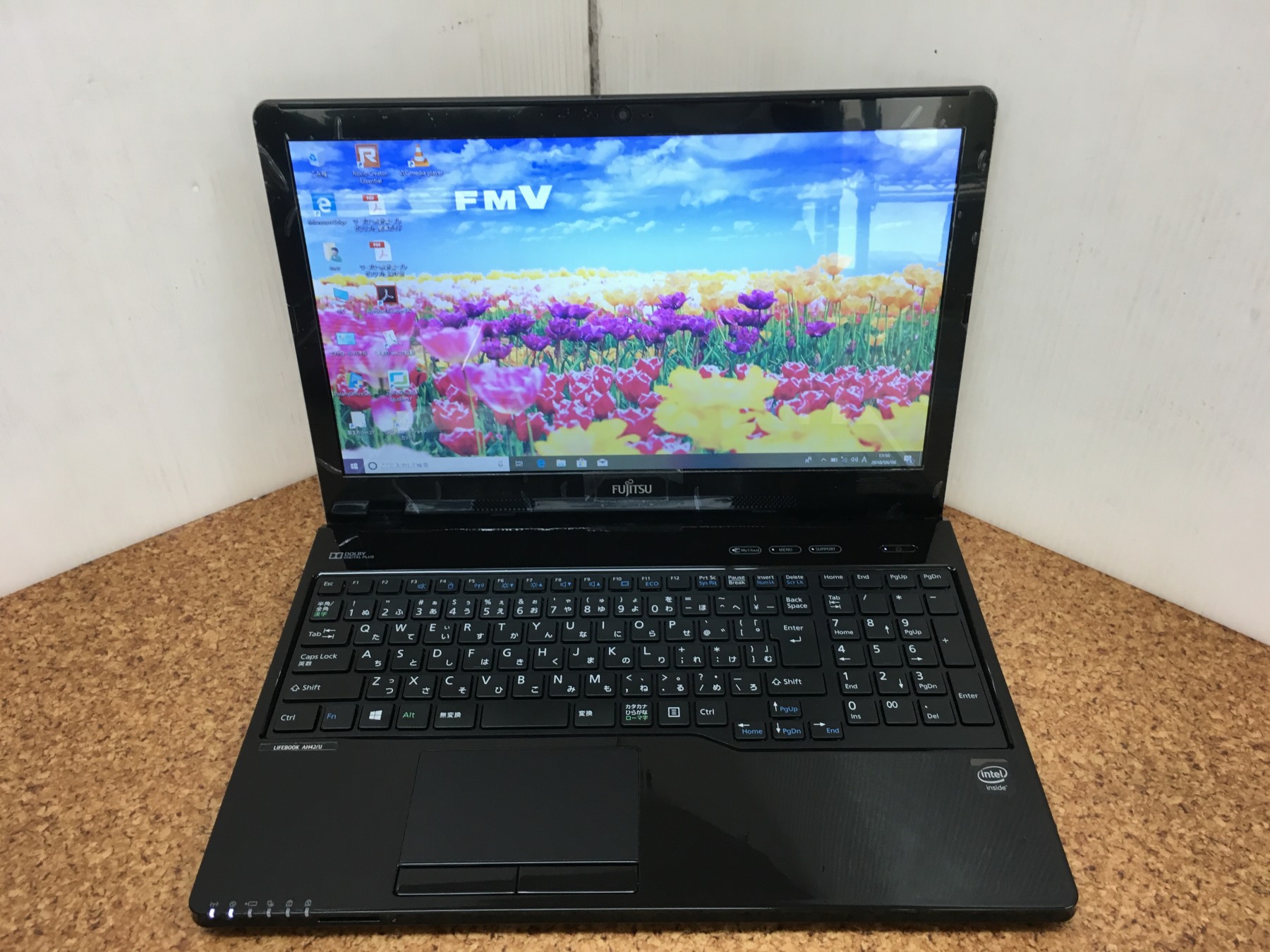 富士通 LIFEBOOK AH42/U CPU：Celeron 3205U 1.5GHz / メモリ：4GB