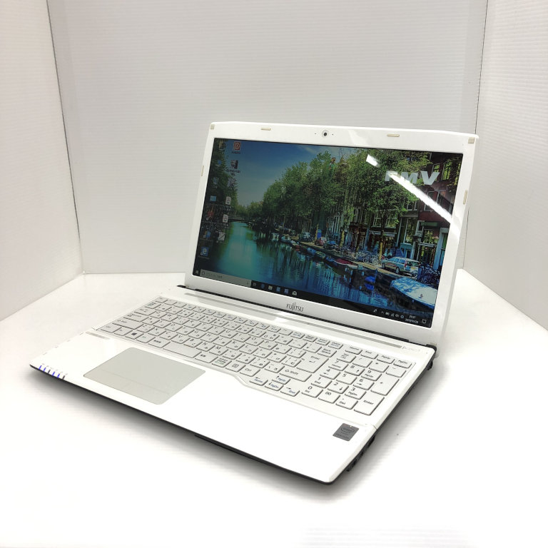 気軽に楽しむノートパソコン　富士通　LIFEBOOK　AH42/T　新品SSD