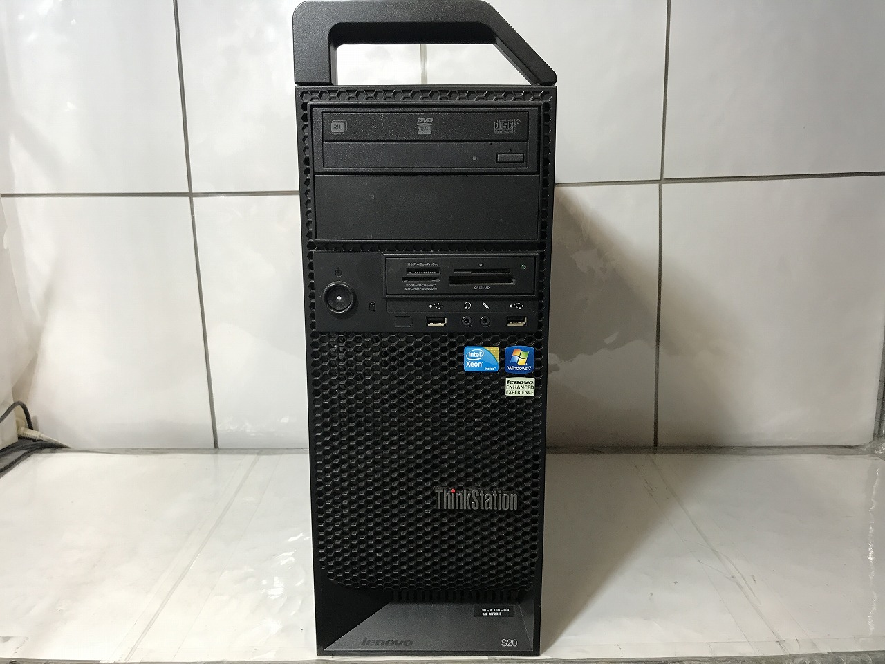 Lenovo ThinkStation S20 CPU:Intel Xeon W3565 3.2GHz / ﾒﾓﾘ：12GB