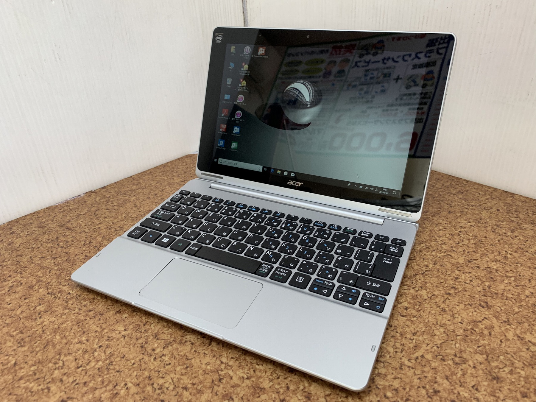 acer Aspire Switch 10 SW5-012 CPU：Atom Z3735F 1.33GHz / メモリ