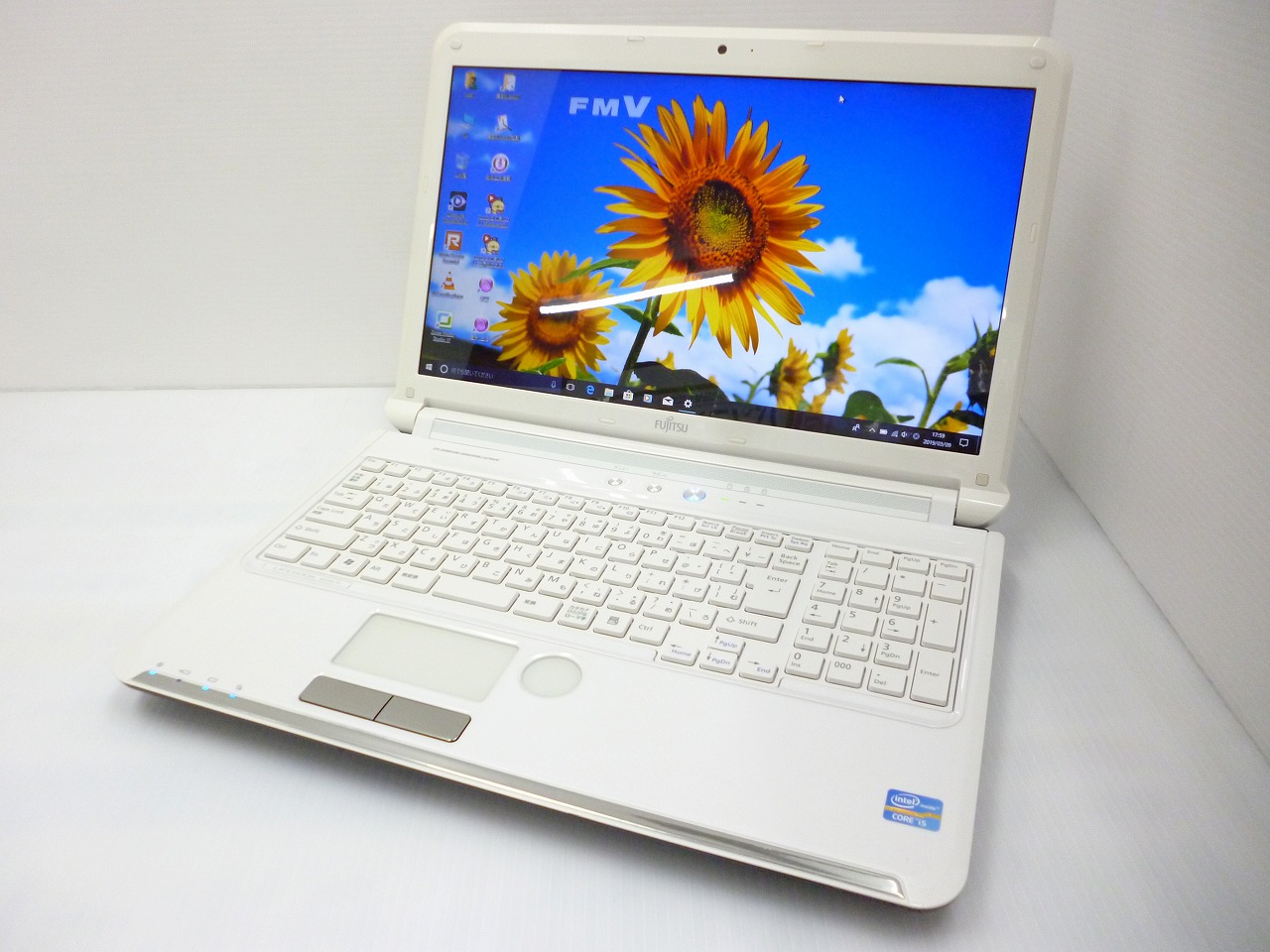 富士通 LIFEBOOK AH56/D CPU:Corei5 2520M 2.50GHz/メモリ:8GB/HDD