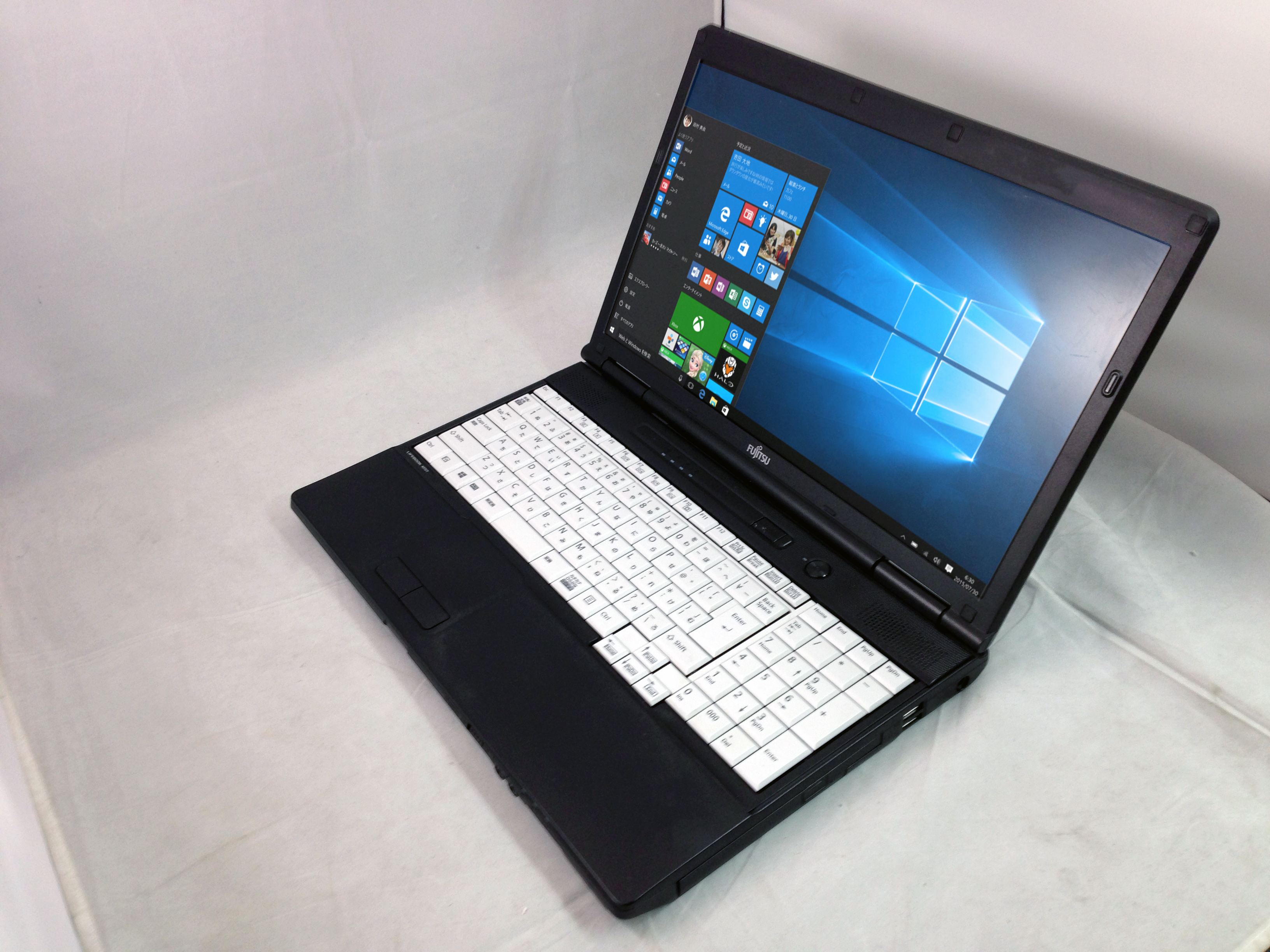 富士通 LIFEBOOK A572/F CPU： Core i5 3320M 2.6GHz/メモリ：4GB/HDD