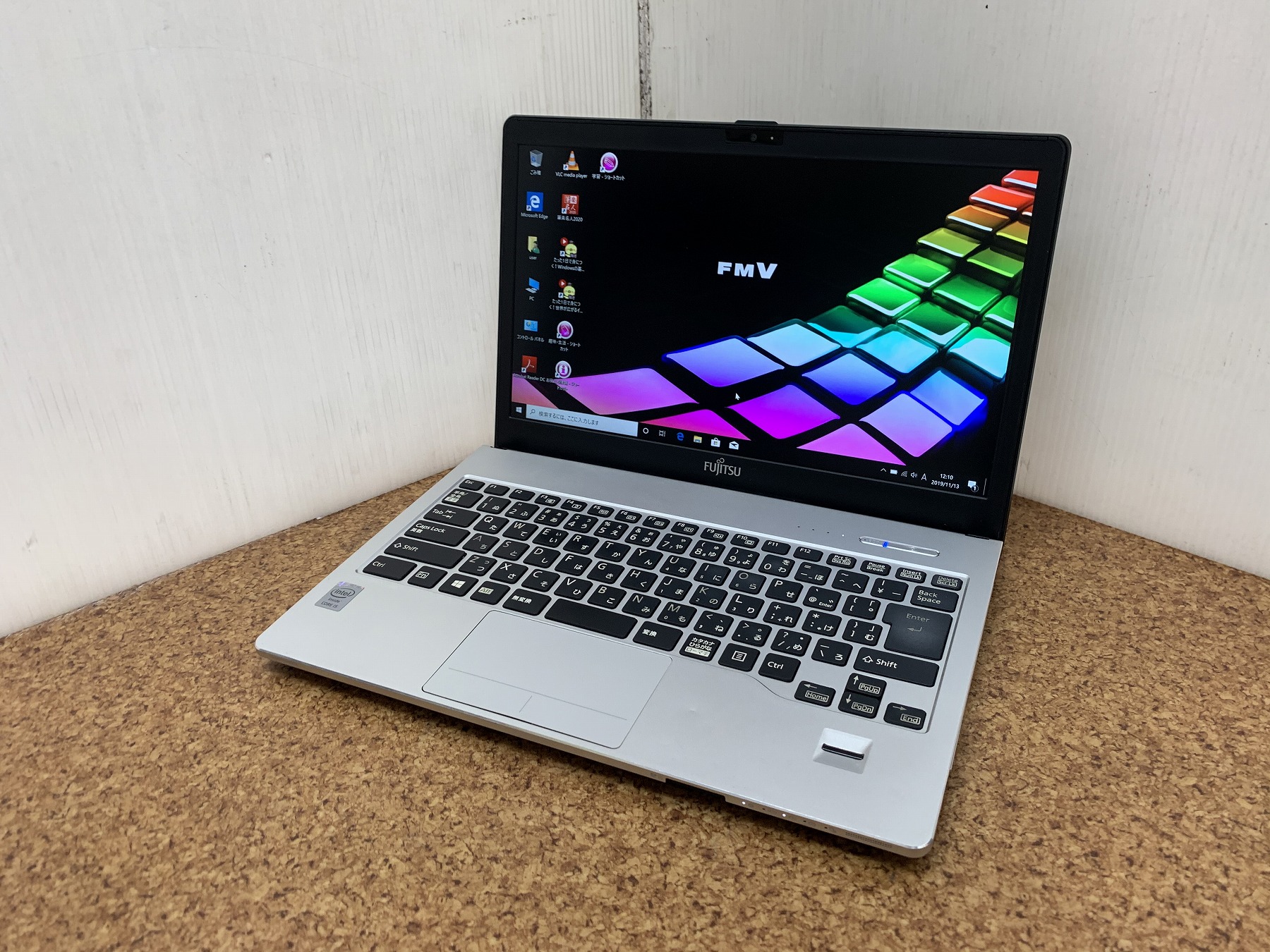 富士通 LIFEBOOK S904/J CPU：Core i5 4300U 1.9GHz / メモリ：4GB