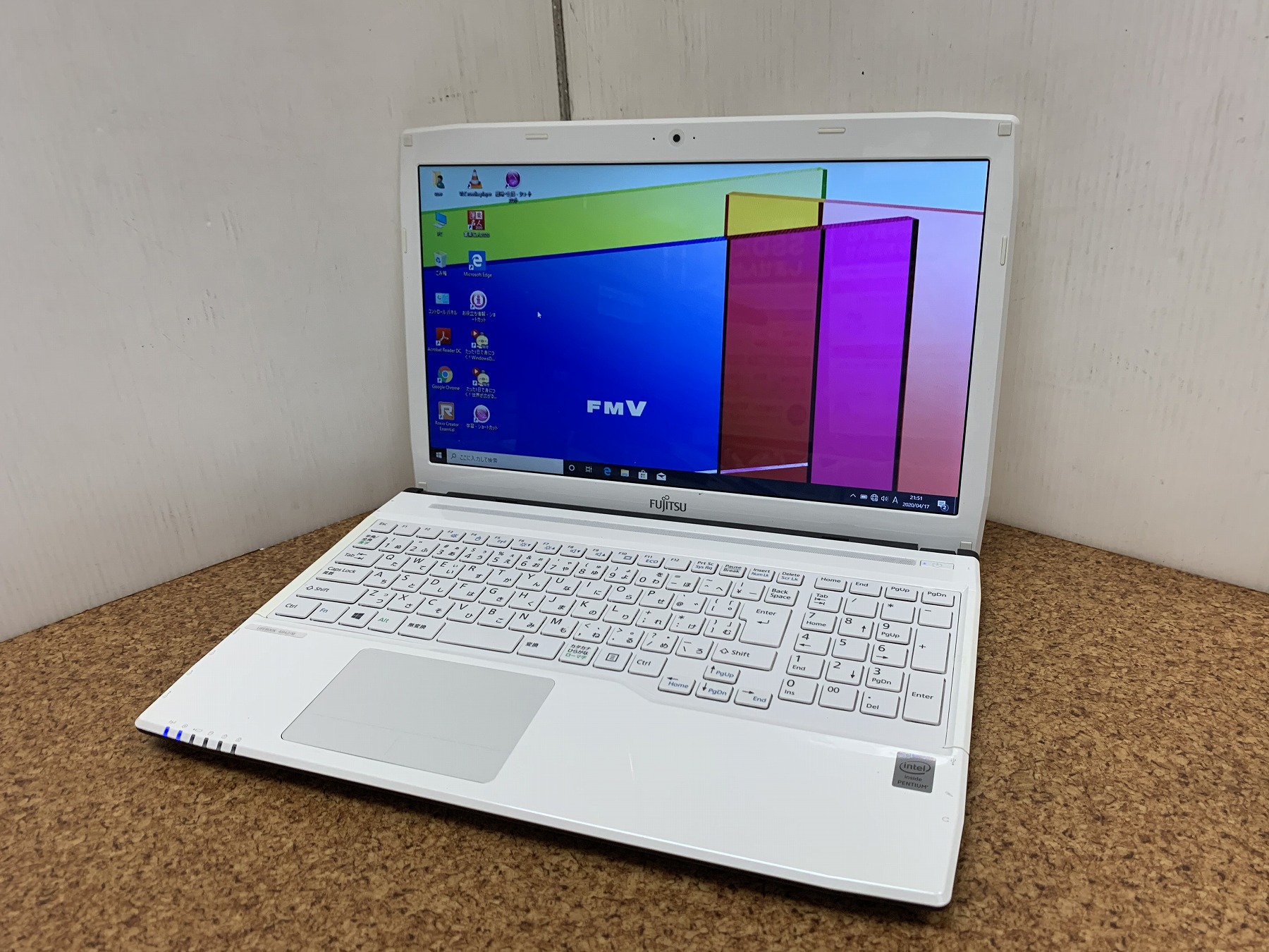 富士通 LIFEBOOK AH42/M CPU：Pentium DC 3558U 1.7GHz / メモリ：4GB