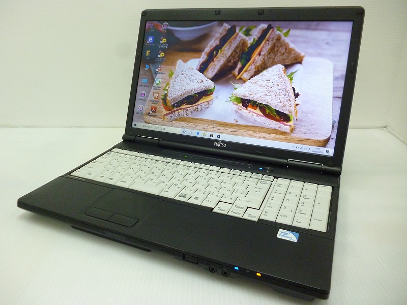 富士通 LIFEBOOK A561/DX CPU:Celeron B710 1.6GHz/メモリ:4GB/SSD:128GB/ODD:DVD