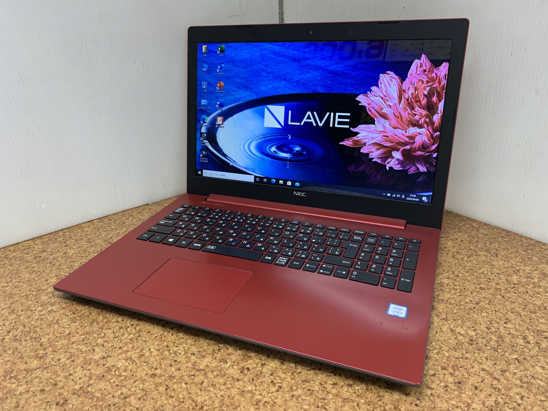 NEC LaVie NS300KAR-KS CPU：Core i3 7020U 2.3GHz / メモリ：4GB