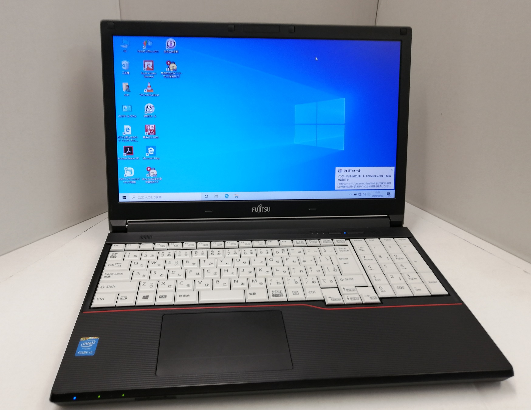 富士通 LIFEBOOK A574/K 見やすい白キーボード CPU:Corei5 4310M 2.70 ...