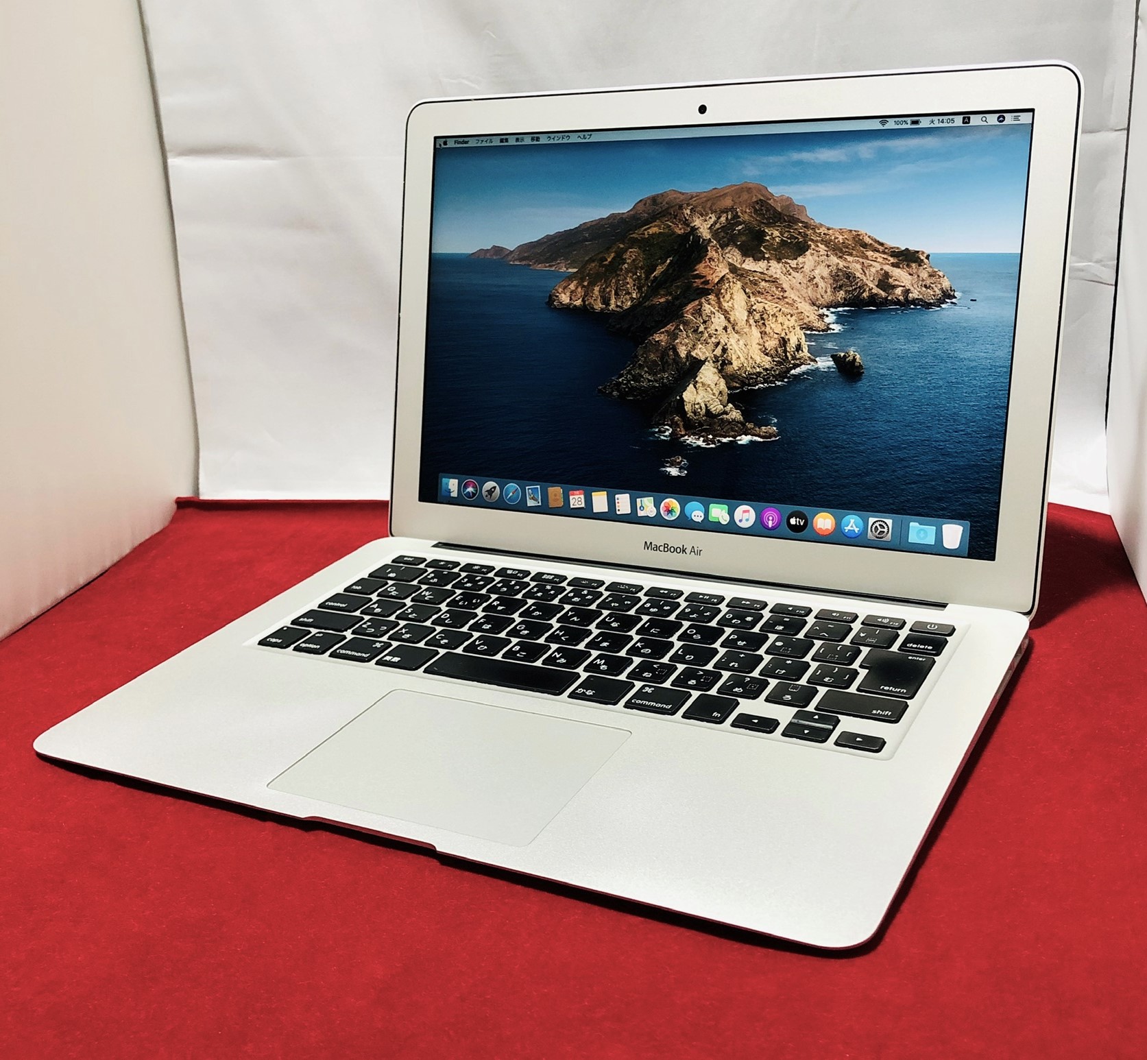Apple MacBook Air 1400/13.3 MD761J/B MacOS 10.15 (Catalina)/ CPU