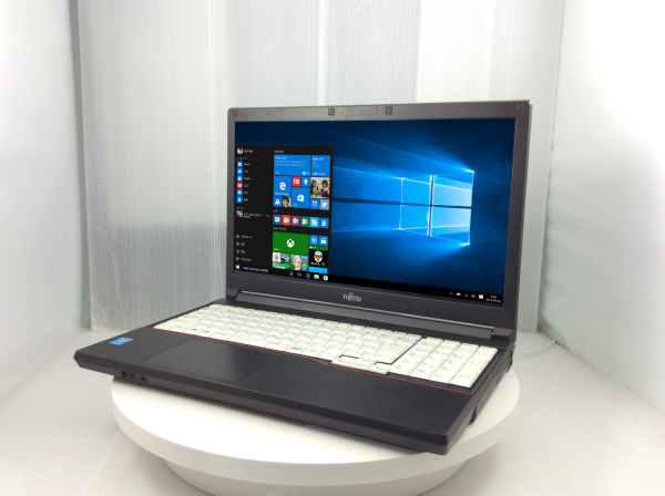 富士通 LIFEBOOK A574/M CPU： Core i5 4310M 2.7GHz/メモリ：4GB/SSD