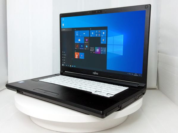 富士通 LIFEBOOK A576/P CPU： Core i5 6300U 2.4GHz/メモリ：10GB/HDD