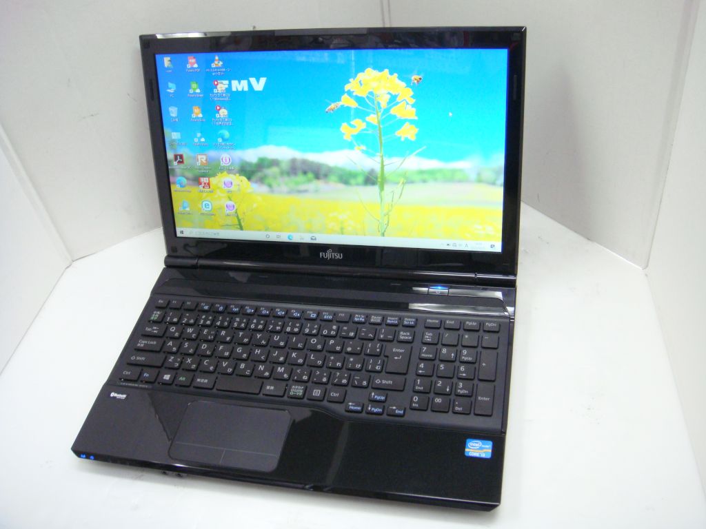 【人気のレッド】ノートPC FUJITSU LIFEBOOK AH45/K