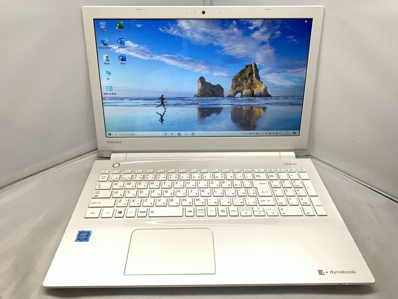 TOSHIBA dynabook PT45BWS-SJA3 CPU：Celeron 3855U 1.6GHz/メモリ