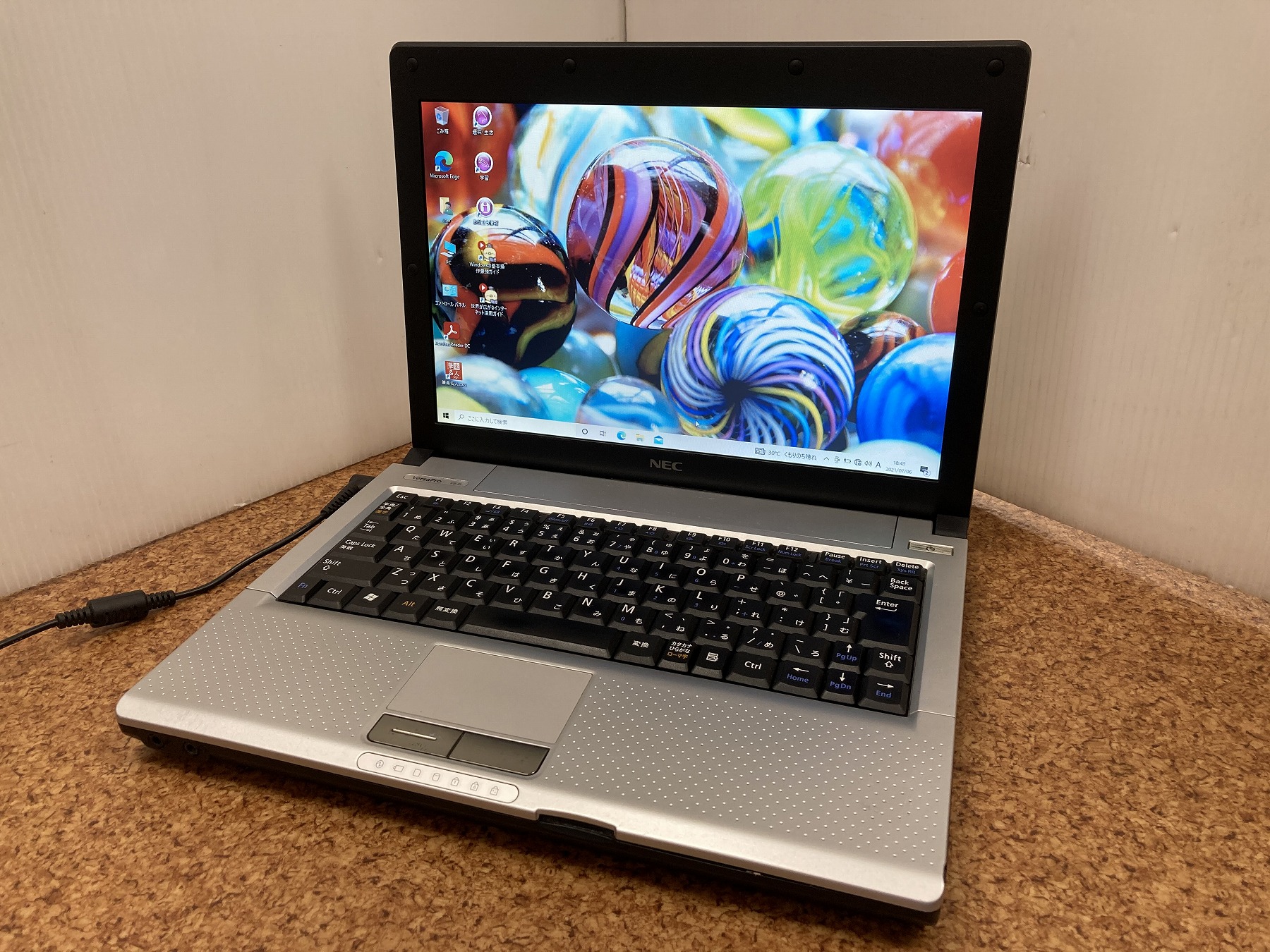 NEC VersaPro VK17HB-D CPU：Core i7 2637M 1.7GHz / メモリ：4GB