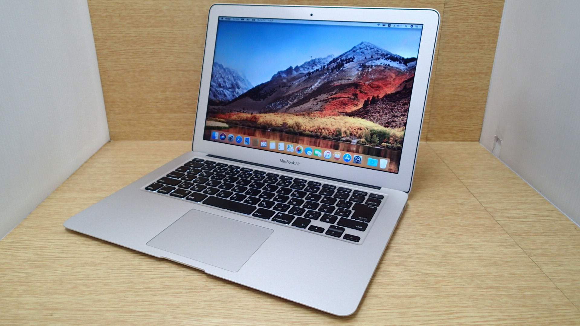 MacBook Air 2011 A1369 CPU:Corei7 @1.80GHz / メモリ：4GB / SSD 