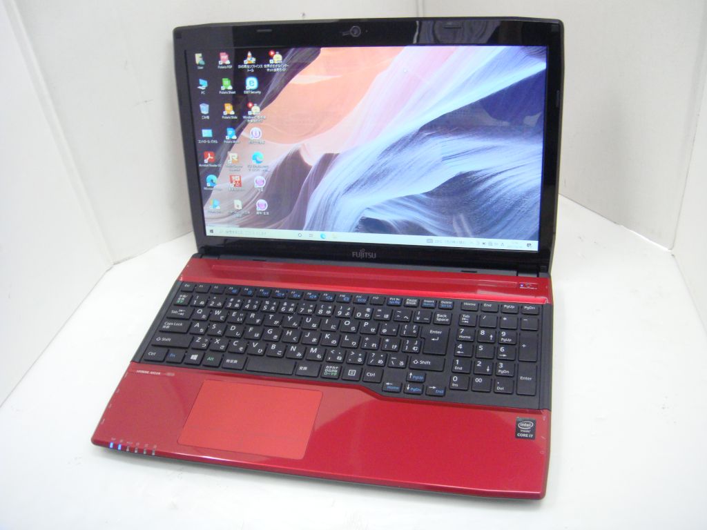 富士通 LIFEBOOK AH53/R CPU：Corei7-4702MQ 2.2GHz / メモリ：8GB