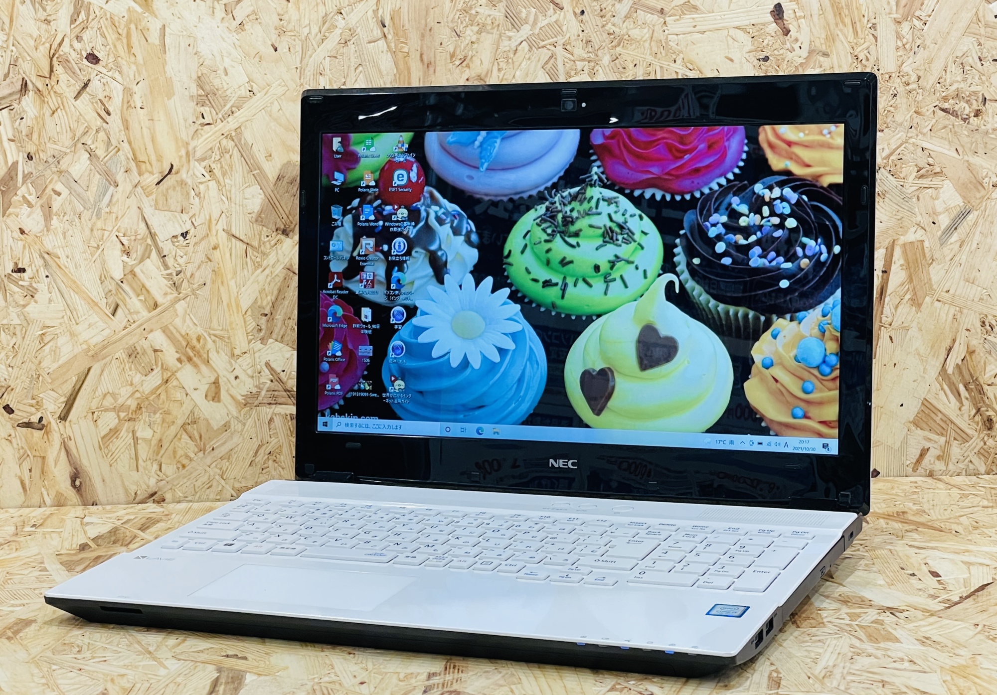 NEC LaVie NS350/F CPU：Core i3 7100U 2.4GHz / メモリ：8GB / SSD