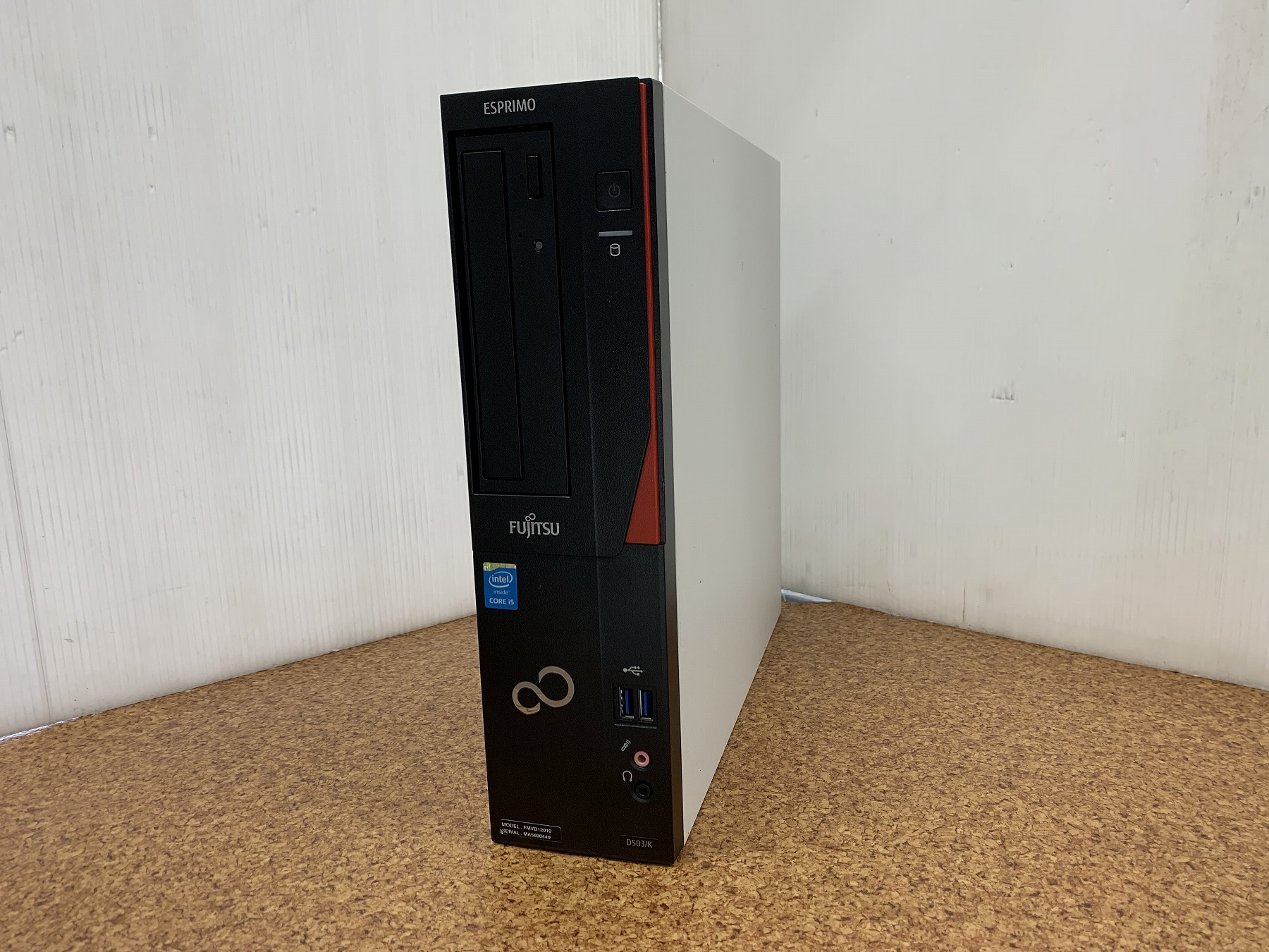 ZZMLV FUJITSU ESPRIMO D583/N Core i5 4590 4GB 500GB Win10