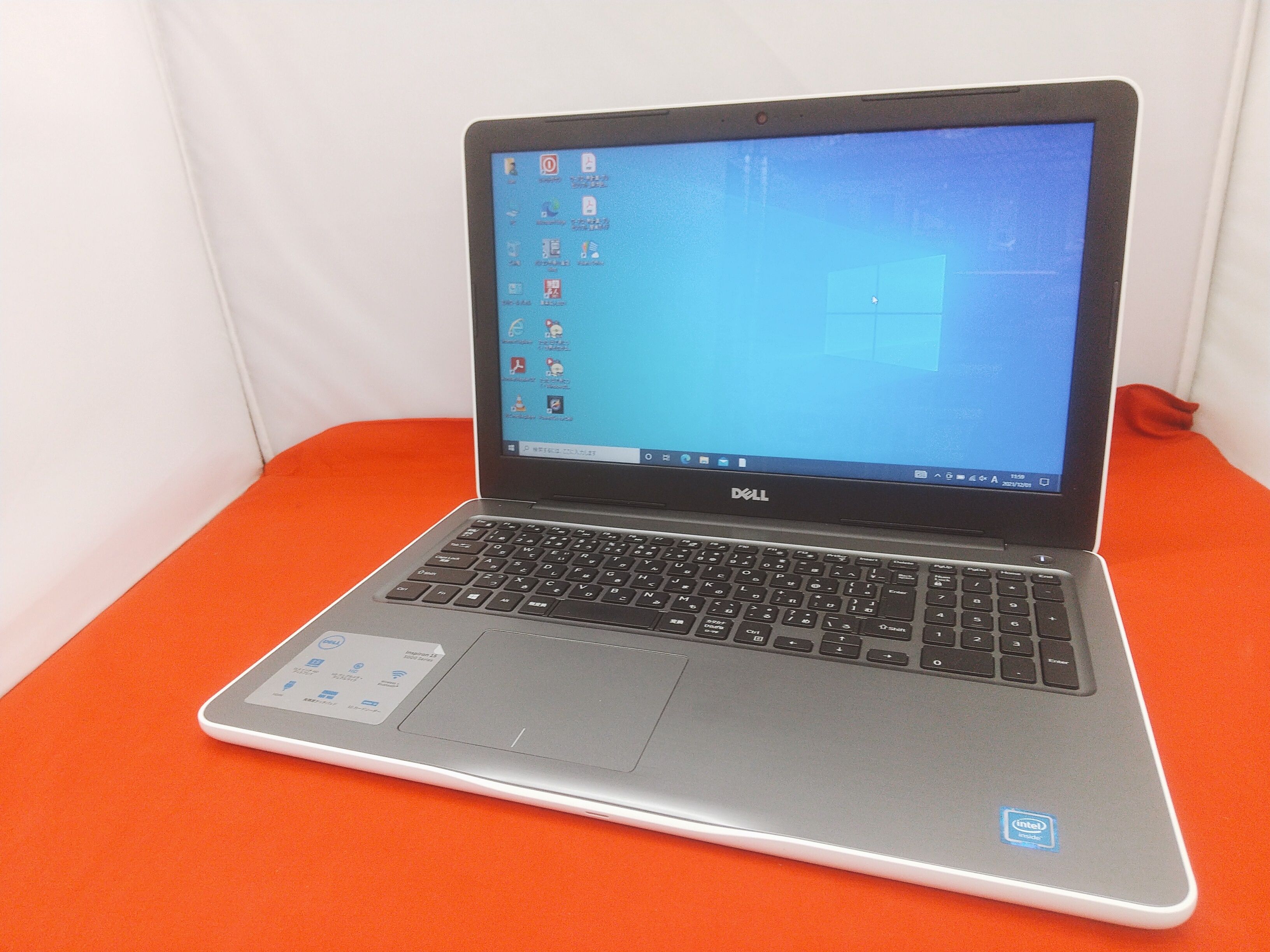 DELL Inspiron 15 5567 Windows10 Home 64bit(内蔵リカバリ) / Polaris 