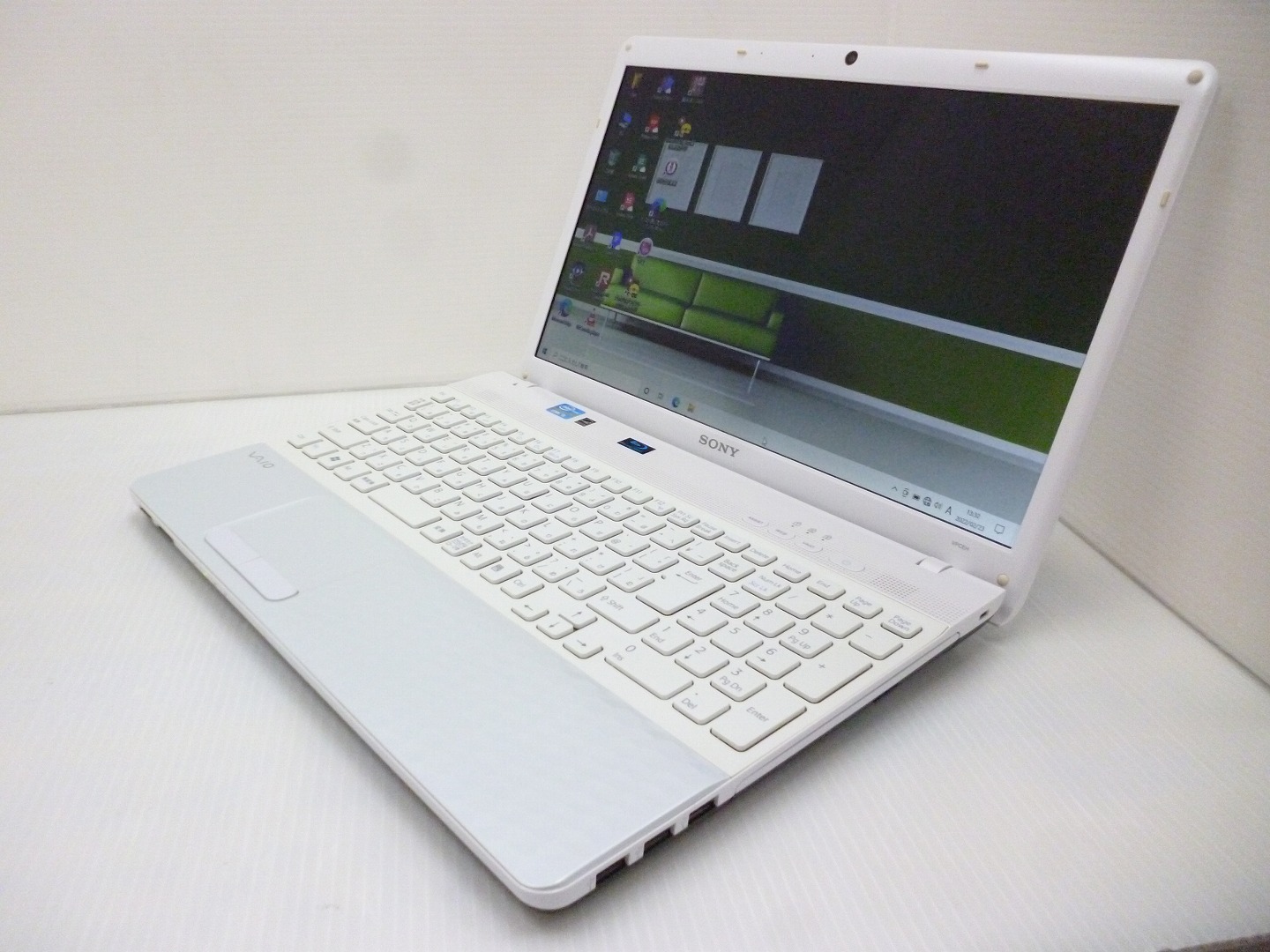 SONY VPCEH29FJ CPU：Core i5 2430M 2.4GHz/メモリ：4GB/SSD：250GB ...