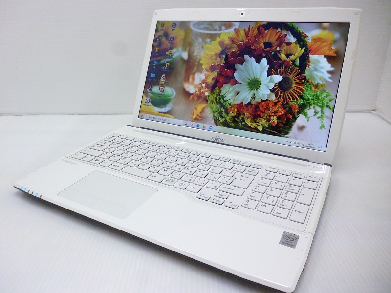 FUJITSU LIFEBOOK AH42/M ノートPC