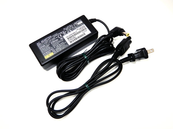 富士通純正 ACアダプター 19V-3.16A INPUT:100-240V~1.5A/OUTPUT:19V