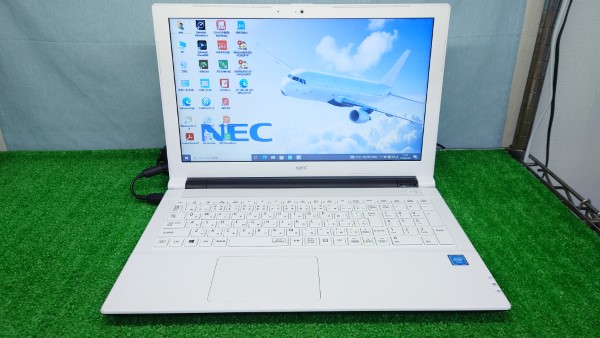 NEC LAVIE NS100/H CPU：Celeron 3865U 1.8GHz / メモリ:4GB / SSD 