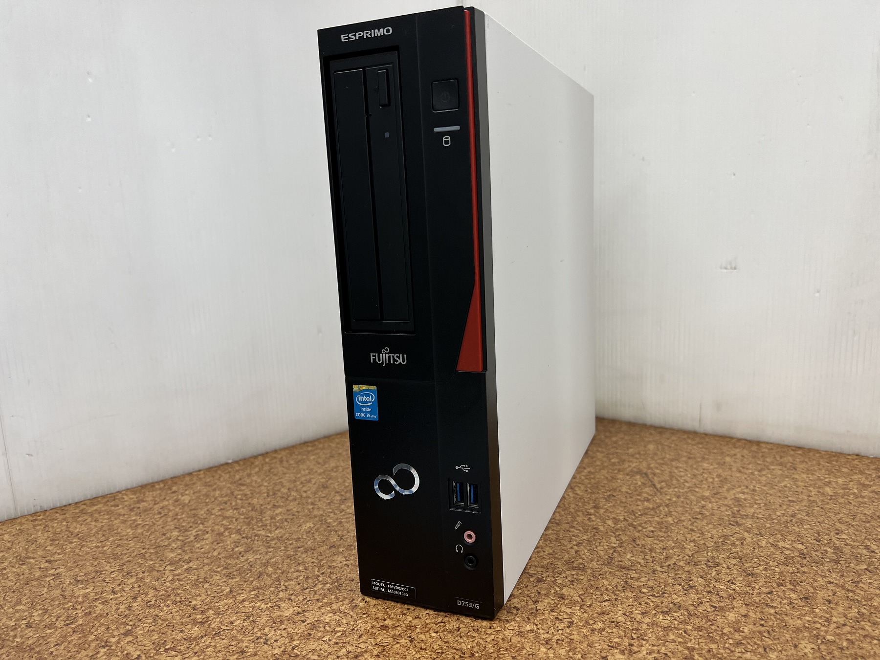 富士通 ESPRIMO D753/G CPU：Core i5 4570 3.2GHz / メモリ：4GB / SSD