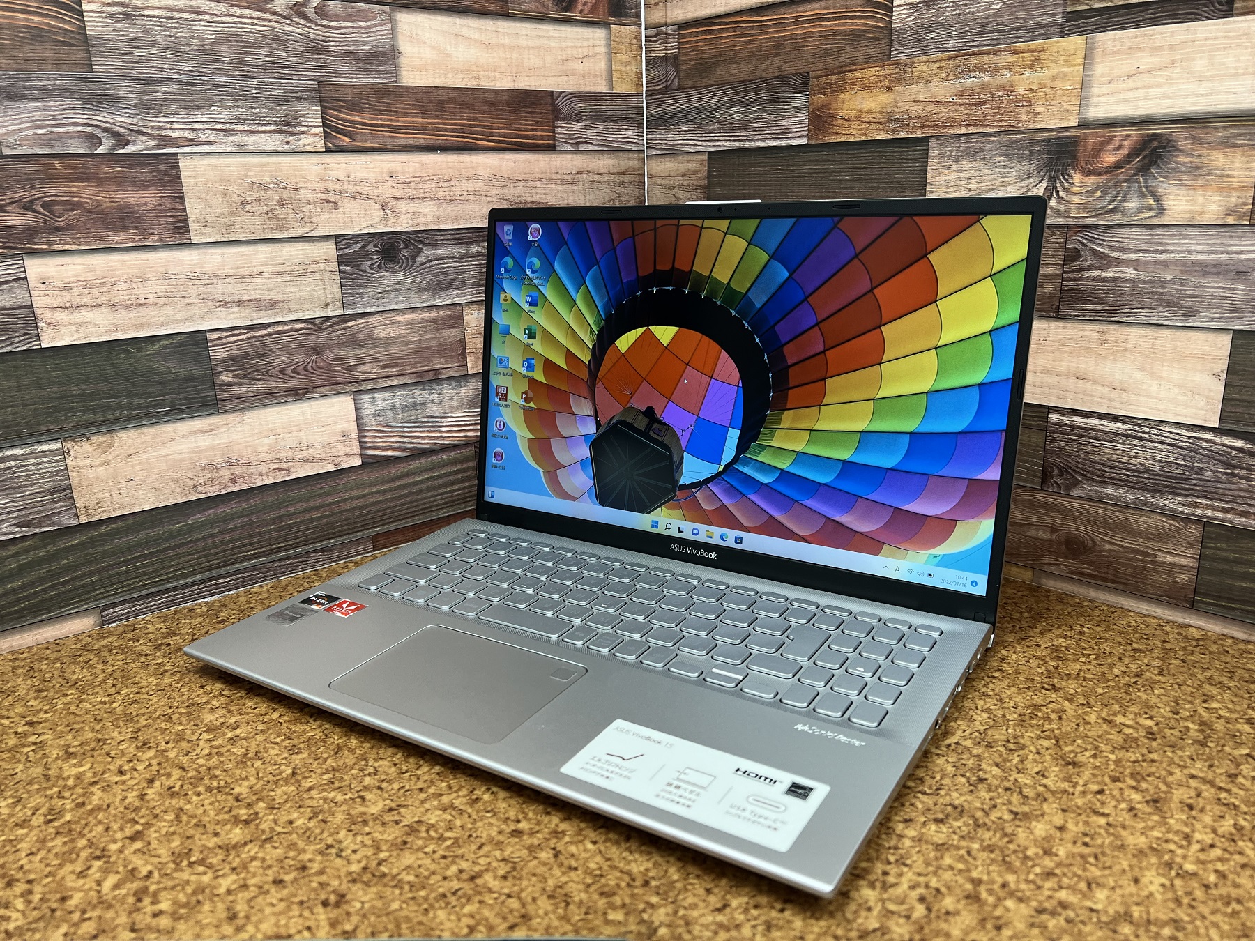 ASUS VivoBook  XD CPU：Ryzen 7 U 2.3GHz / メモリ：8GB