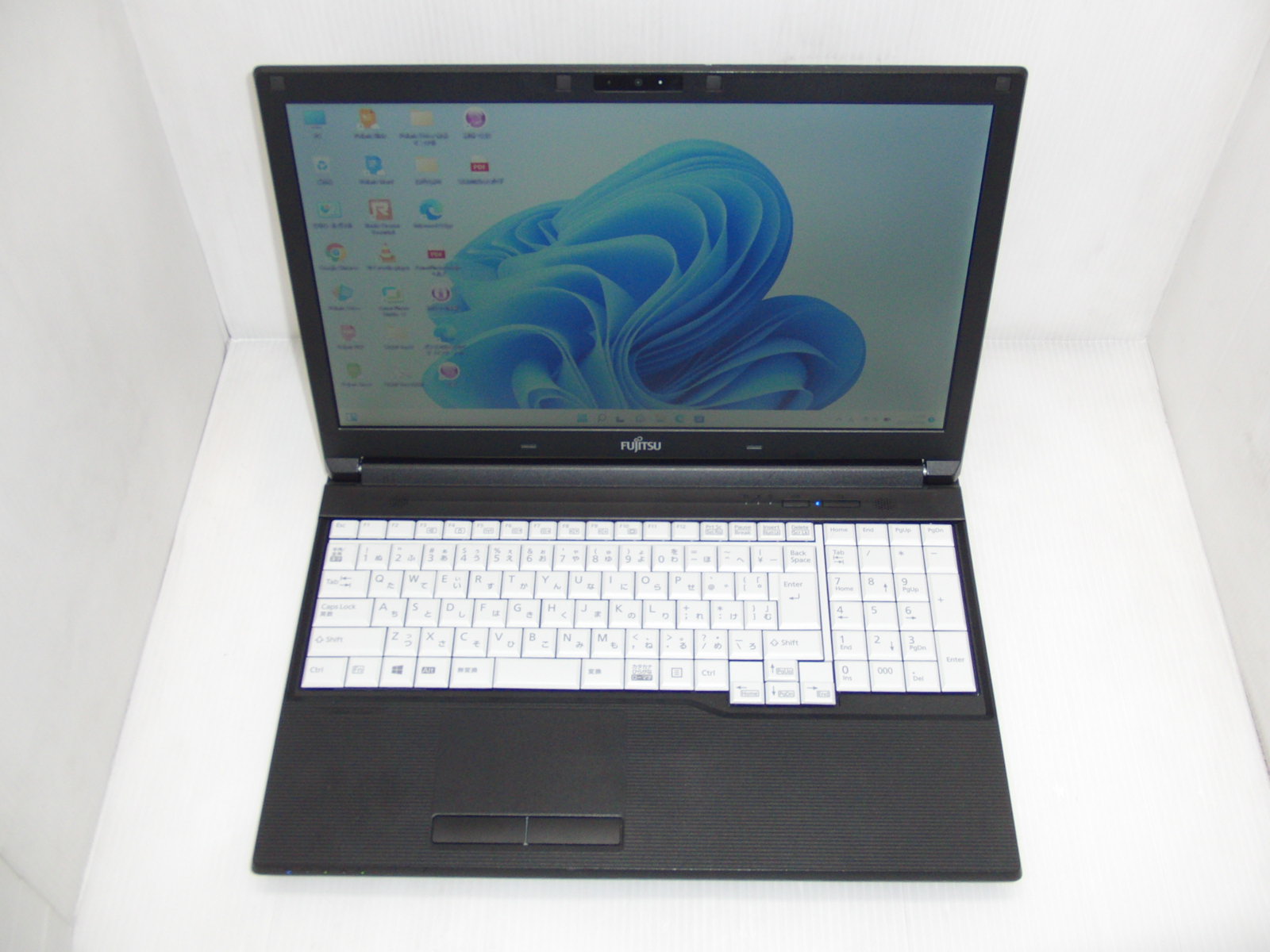 富士通 LIFEBOOK A576/N 3855U/4GB/SSD128GB