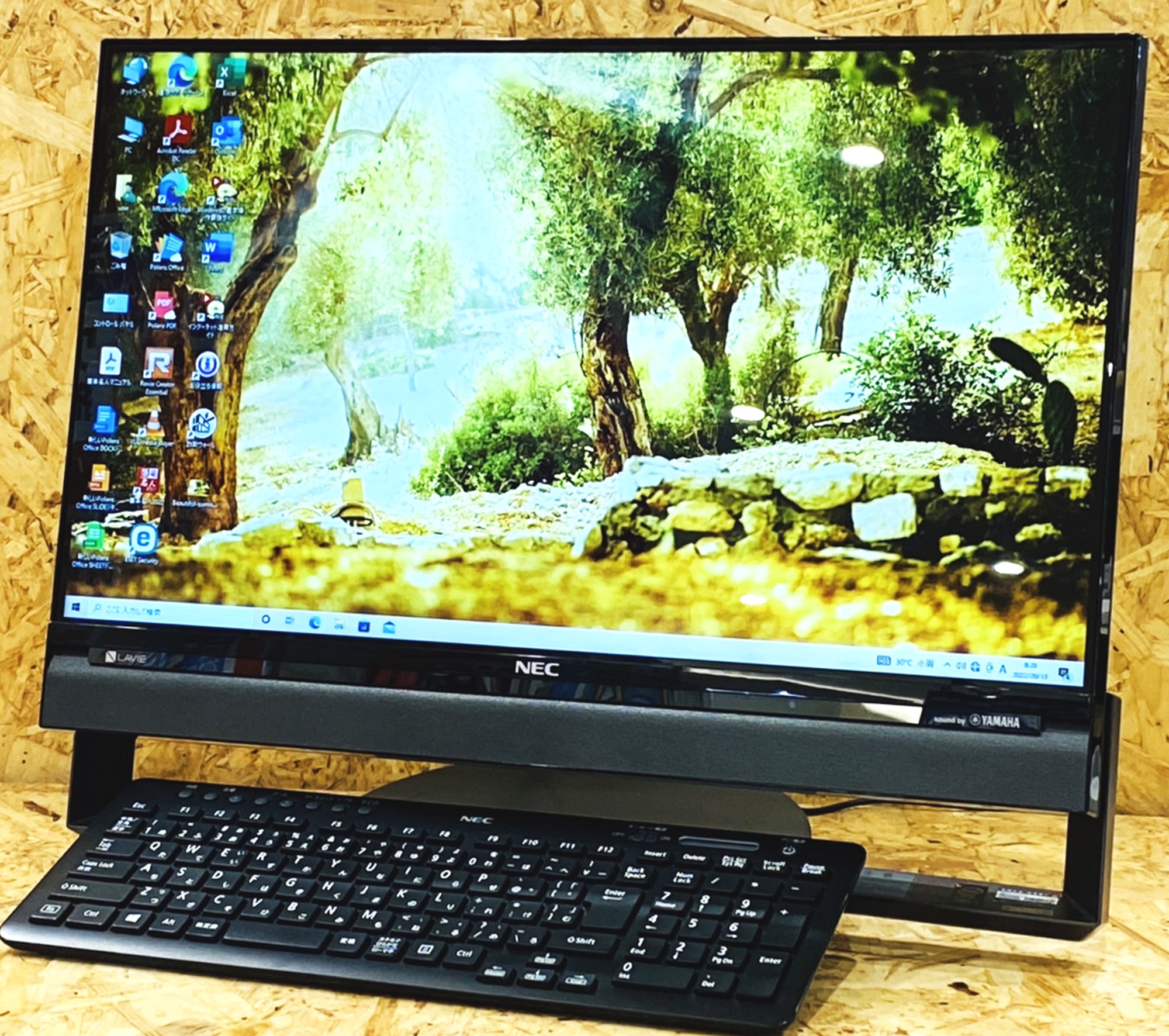 NEC LAVIE Desk All-in-one DA770-CAB CPU:Corei7 5500U 2.4GHz / 8GB