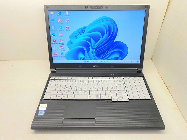 富士通 LIFEBOOK A577/T CPU：Core i5 7200U 2.5GHz / メモリ：8GB / SSD：256GB