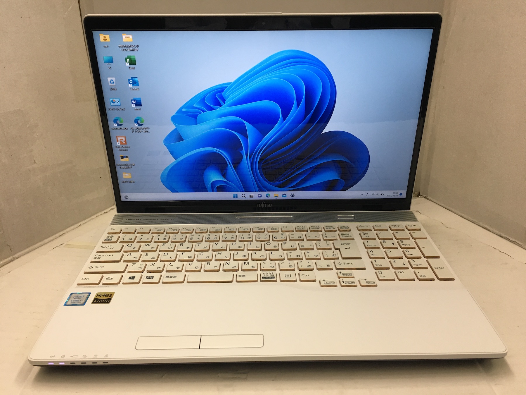 FUJITSU LIFEBOOK AH58/B3 FMVA58B3BN