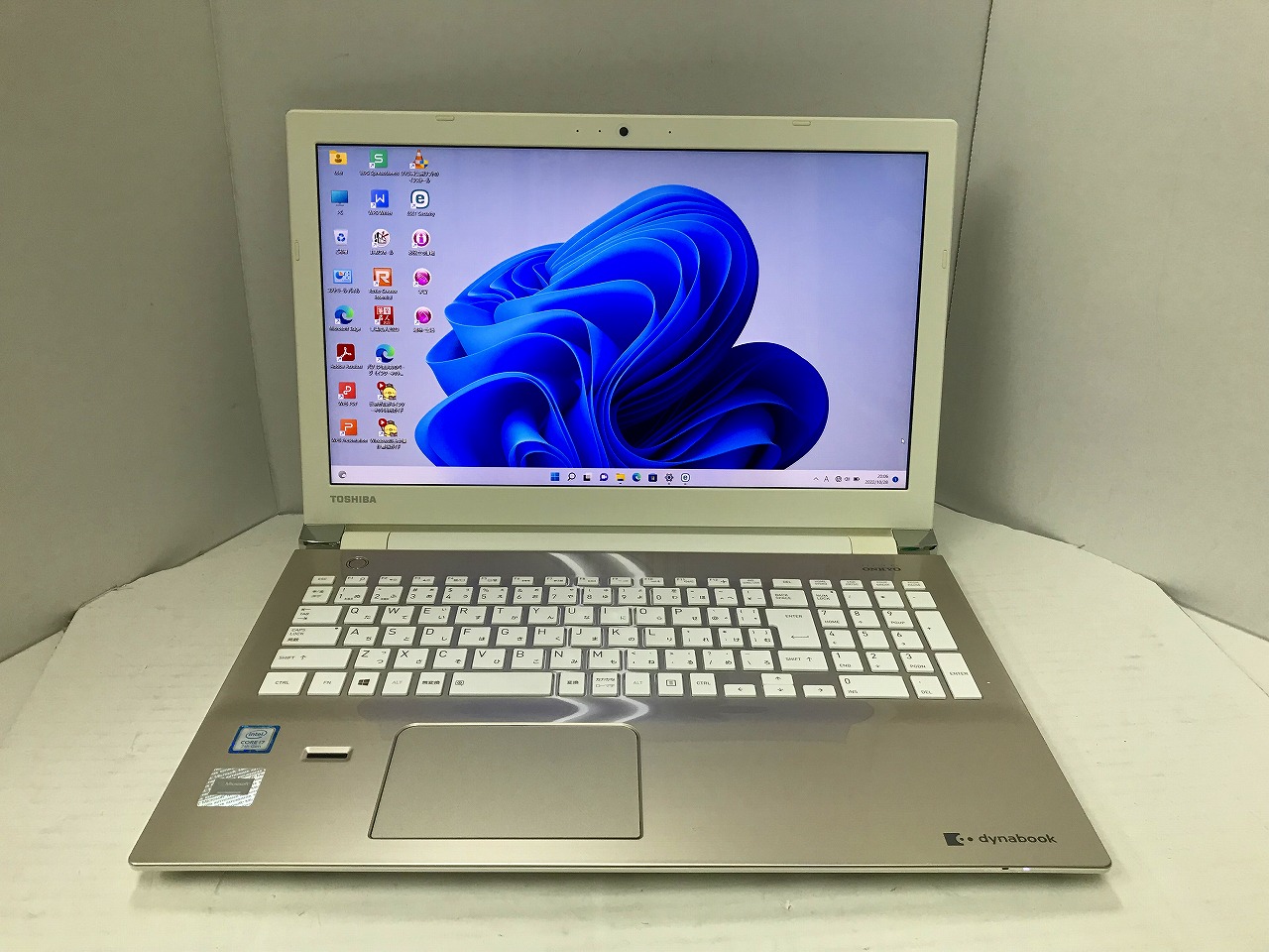 東芝 dynabook T75/CG CPU:Core i7-7500U 2.7GHz / メモリ:8GB / SSD