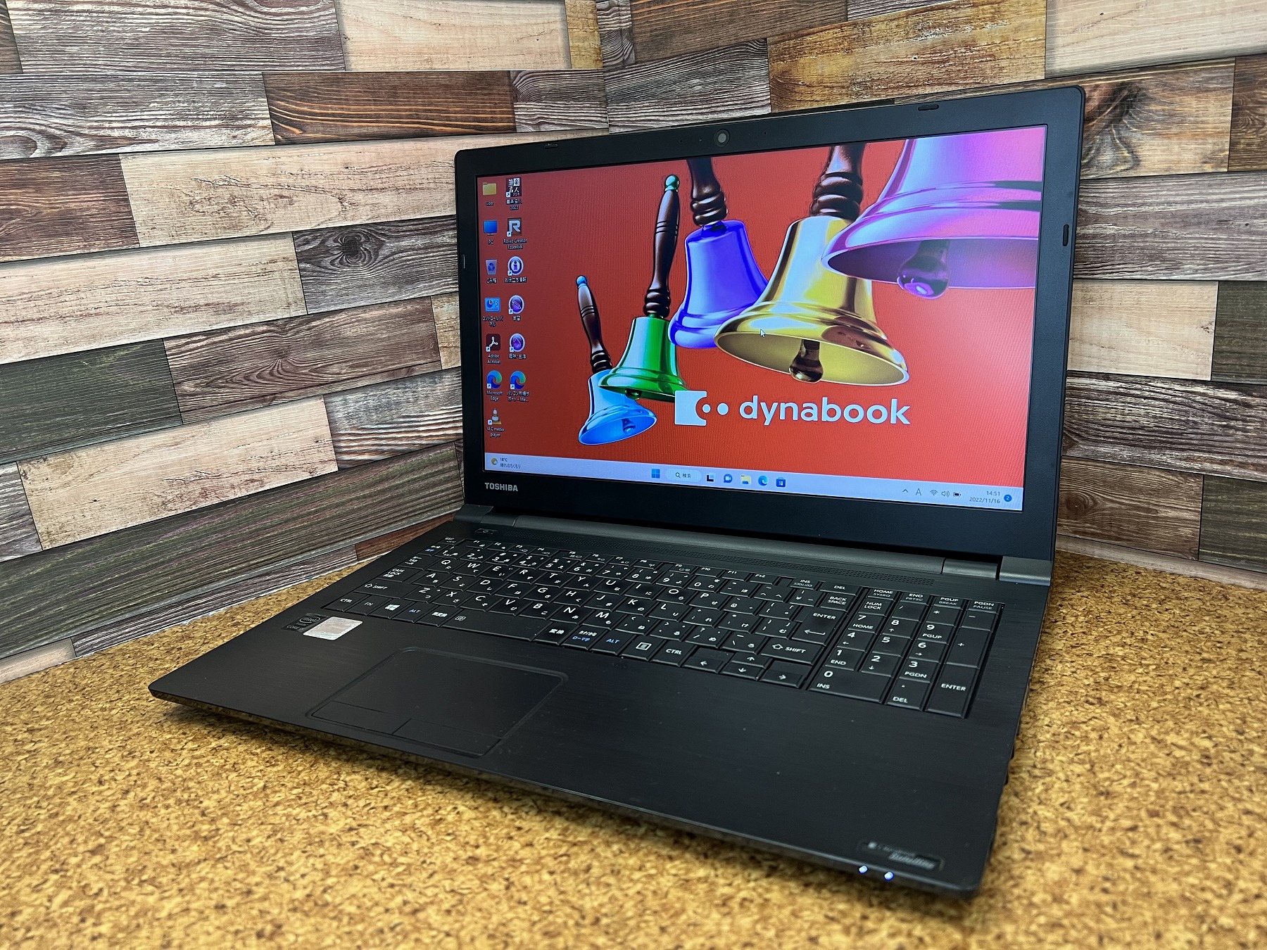 東芝 dynabook B65/W CPU：Core i5 5300U 2.3GHz / メモリ：8GB / SSD