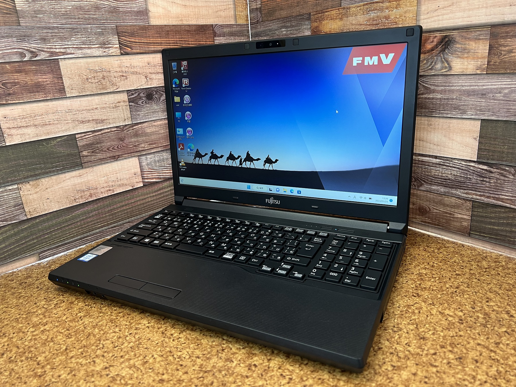 富士通 LIFEBOOK A576/P CPU：Core i5 6300U 2.4GHz / メモリ：8GB