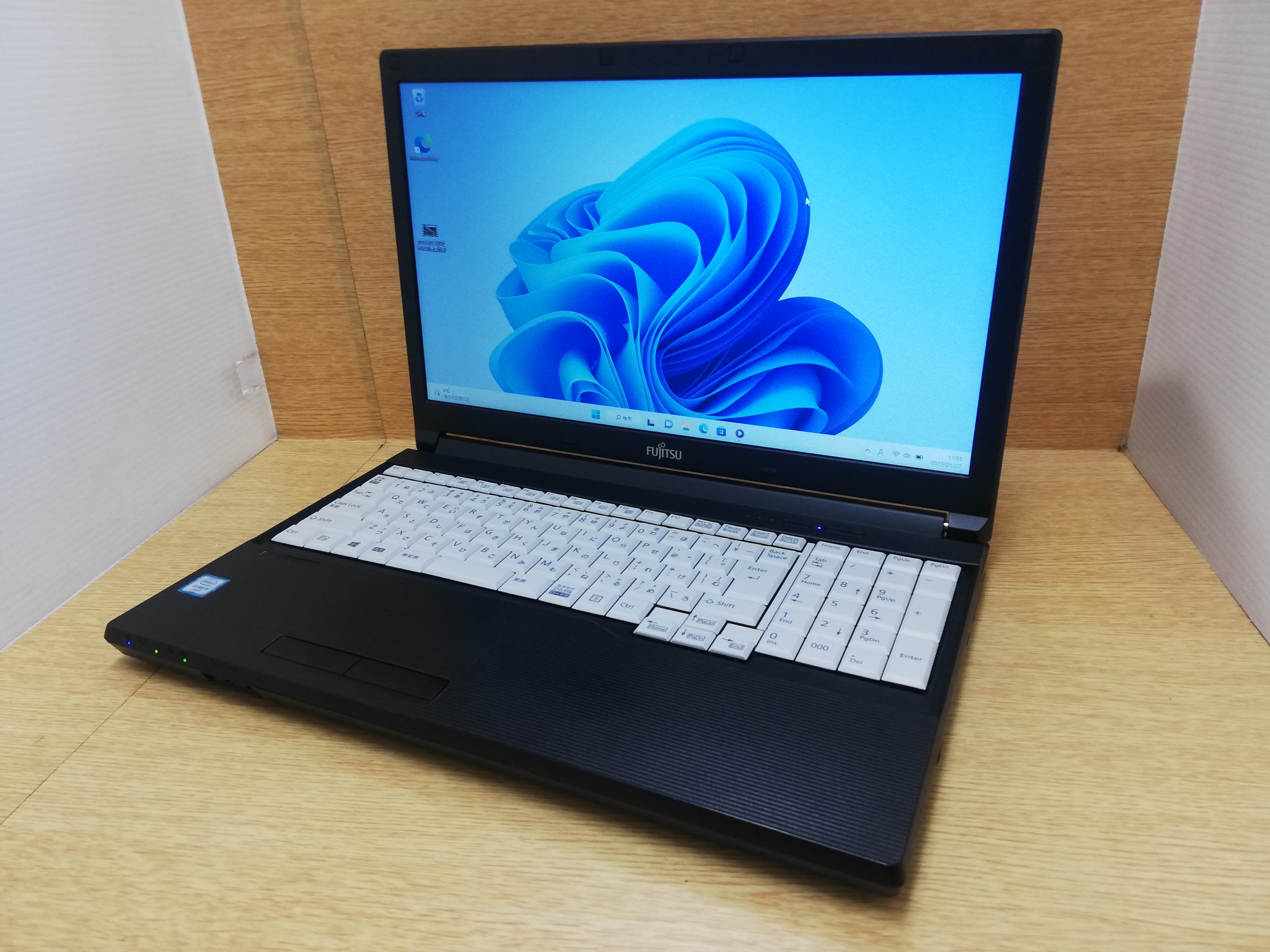 FUJITSU LIFEBOOK A576/P CPU：Core i5 6200U 2.30GHz/メモリ：8GB/SSD ...