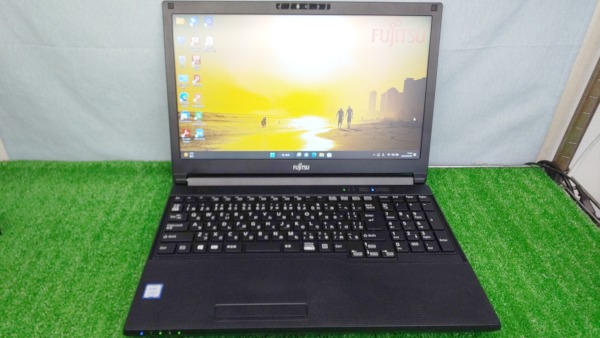 富士通 LIFEBOOK A579/C CPU：Core i3 8145U 2.1GHz / メモリ：8GB