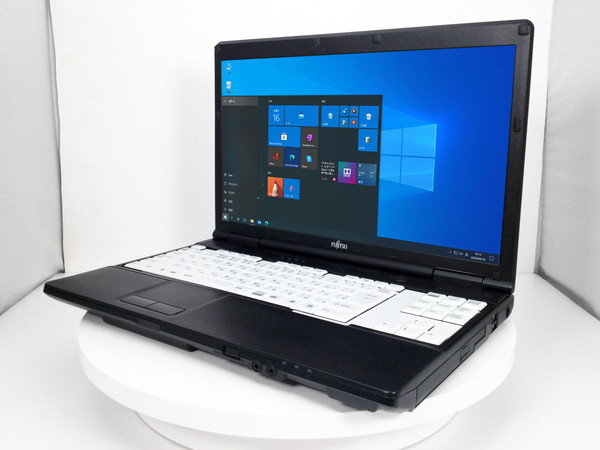 富士通 LIFEBOOK A561/D CPU：Core i3 2350M 2.3GHz/メモリ：4GB/SSD