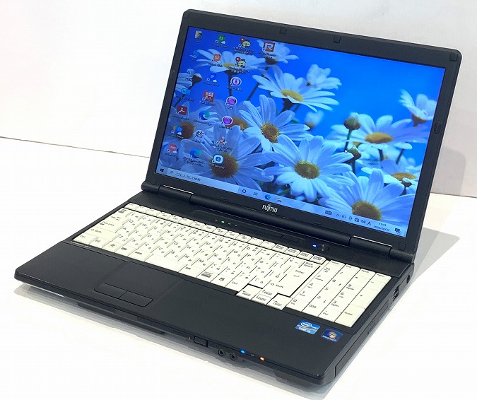 富士通 LIFEBOOK A561 C (訳あり) 【 電源を繋いだままの据え置き使用