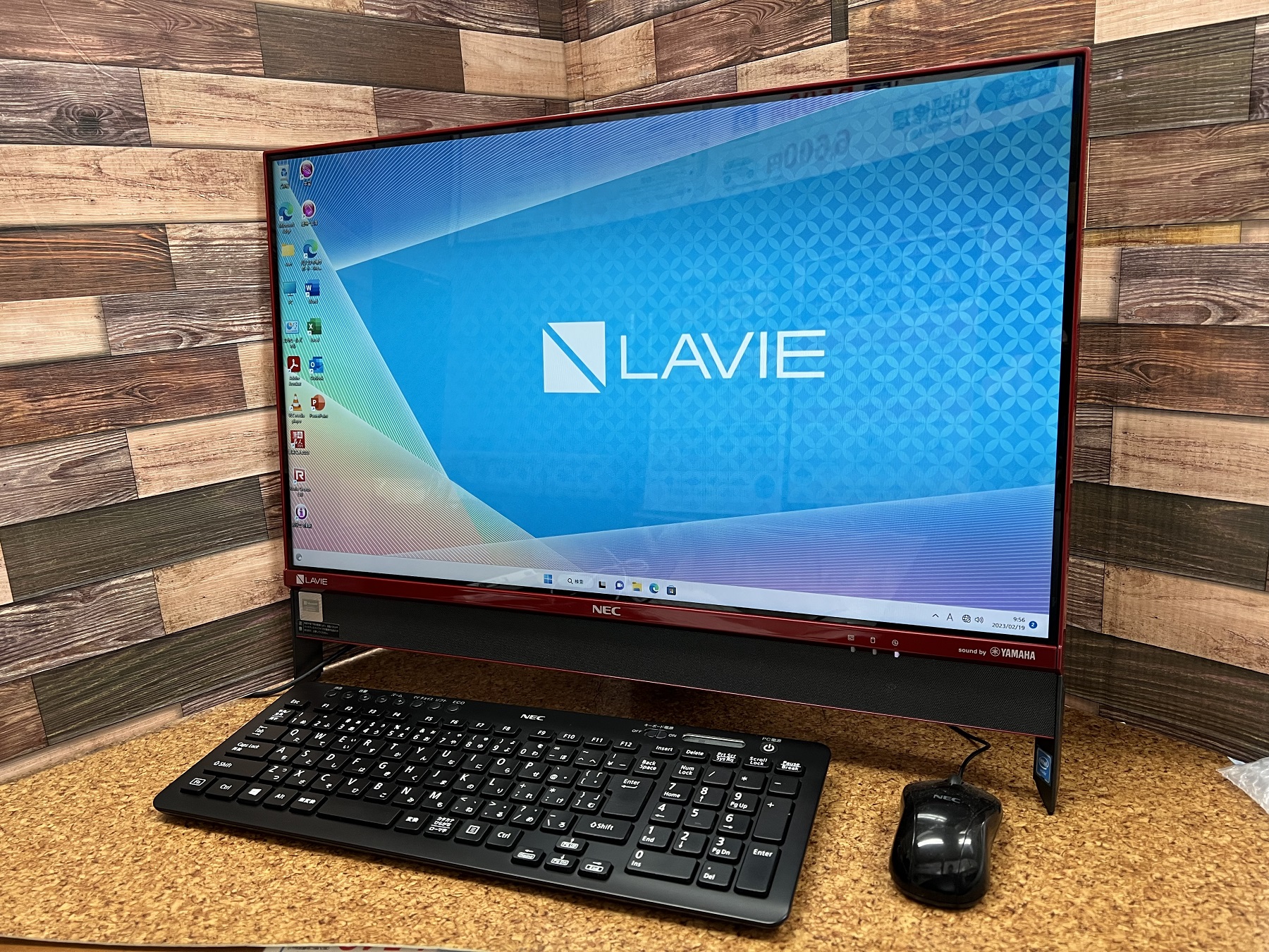 NEC LAVIE DA370/D CPU：Celeron 3855U 1.6GHz / メモリ：8GB / SSD