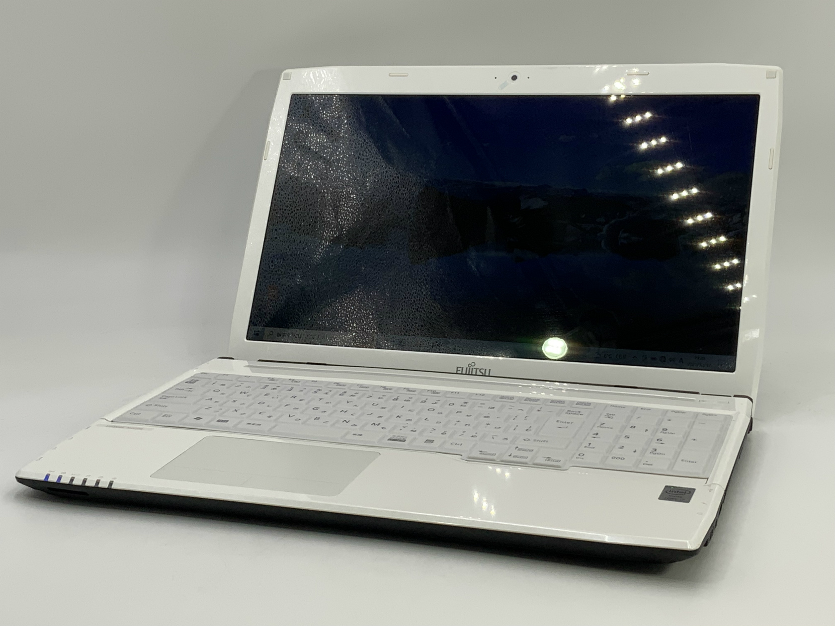 富士通 LIFEBOOK AH53/M CPU： Core i7 4702MQ 2.2GHz / メモリ：8GB